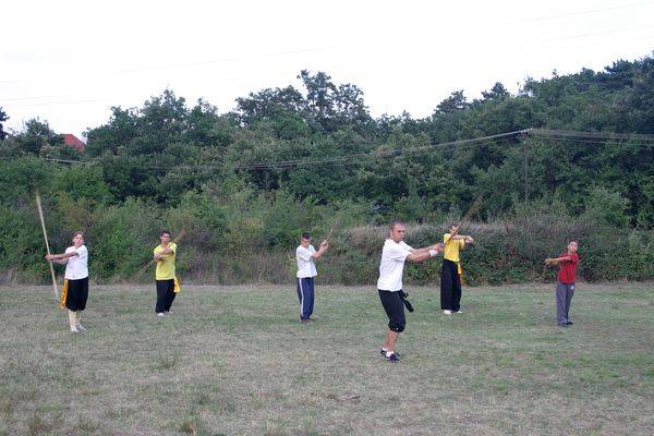 051.jpg