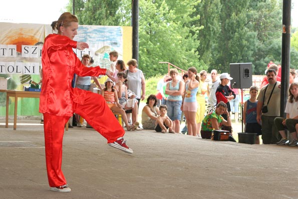063.jpg
